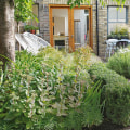 What is the day rate for landscapers in the uk?