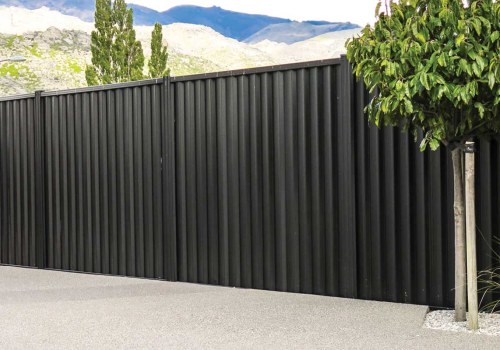 The Rising Popularity of Color Steel Fencing